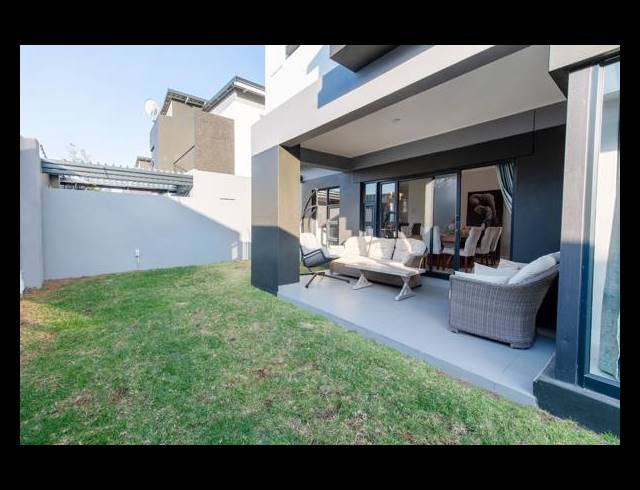 3 BEDROOM PROPERTY TO RENT IN LONEHILL